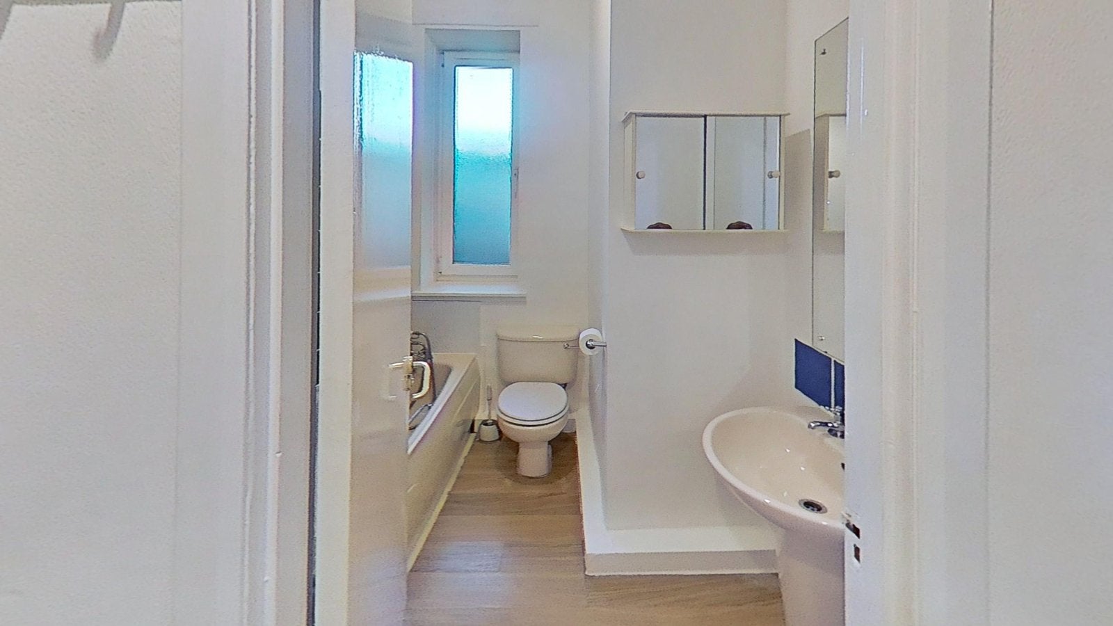 Flat Royston Mains Road in City of Edinburgh