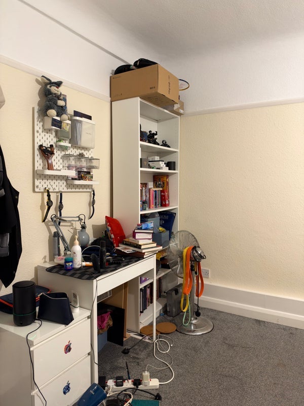 Room Tenbury Court in Greater London