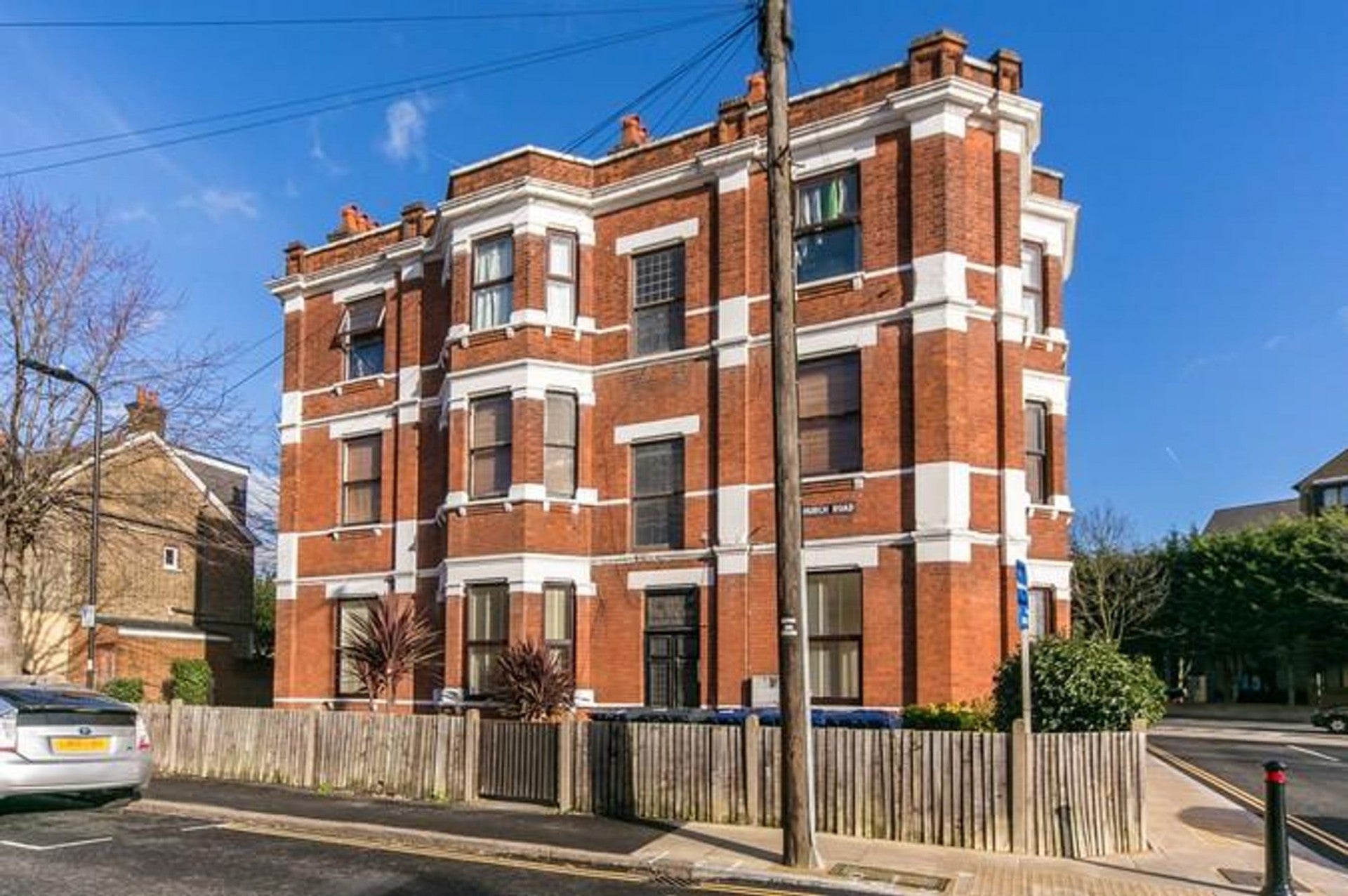 Flat Campbell Road in Greater London