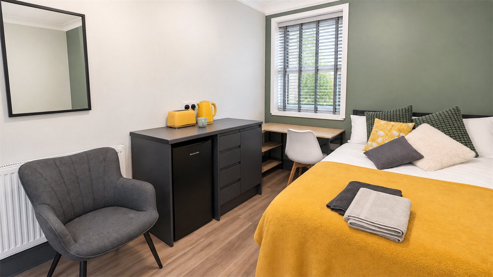 Room Cranbrook Road in Bristol
