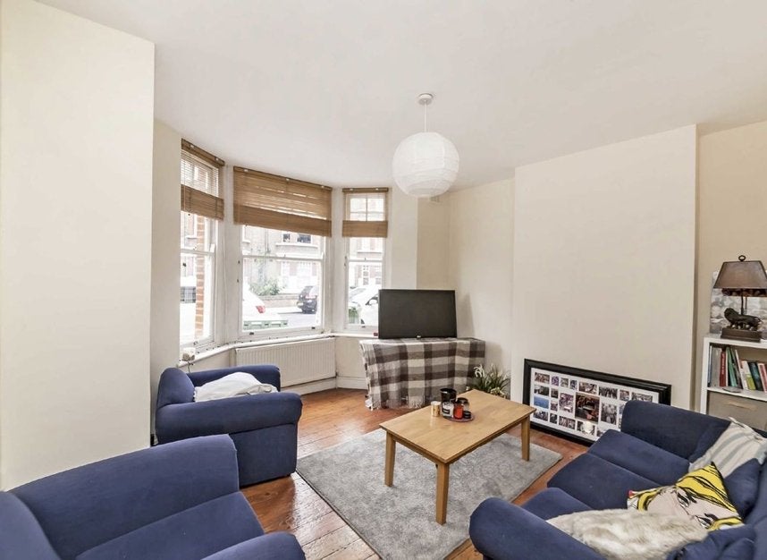 Flat Edgeley Road in Greater London