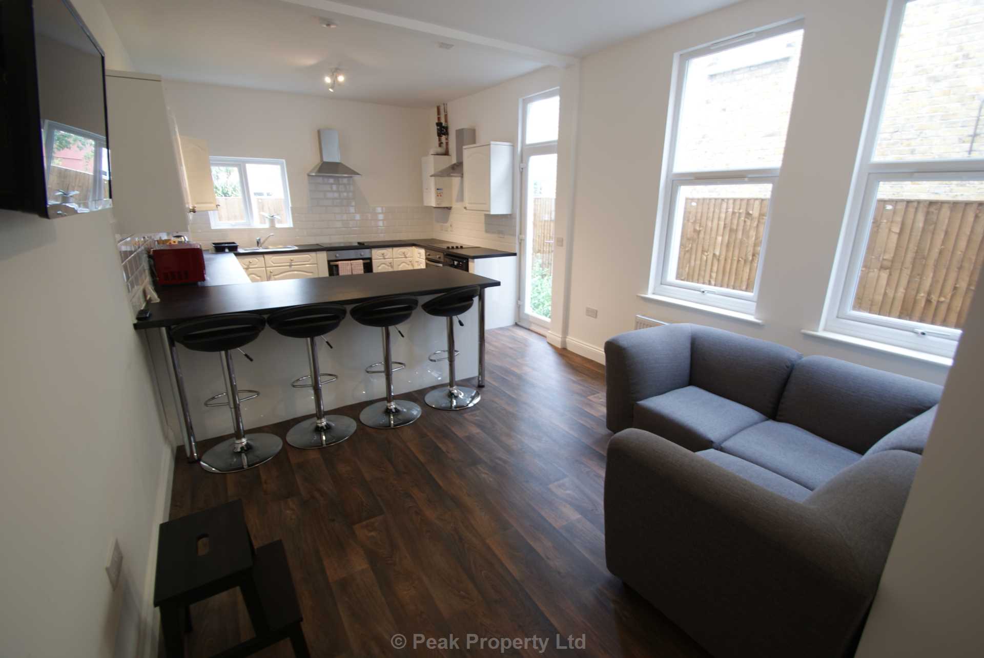 Room Portland Avenue in Southend-on-Sea