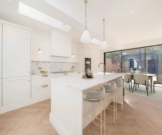 Flat Upper Teddington Road in Greater London