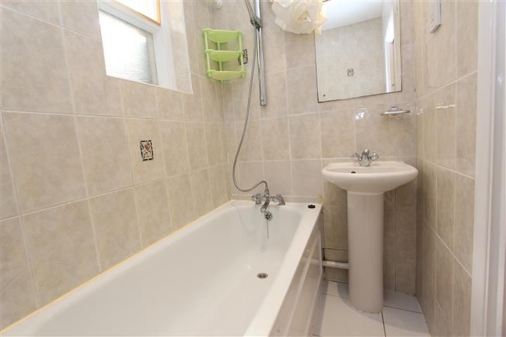 Flat Mornington Avenue in Greater London