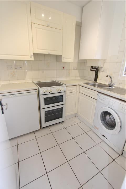 Flat Mornington Avenue in Greater London