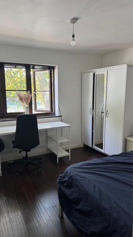 Room Brunswick Quay in Greater London