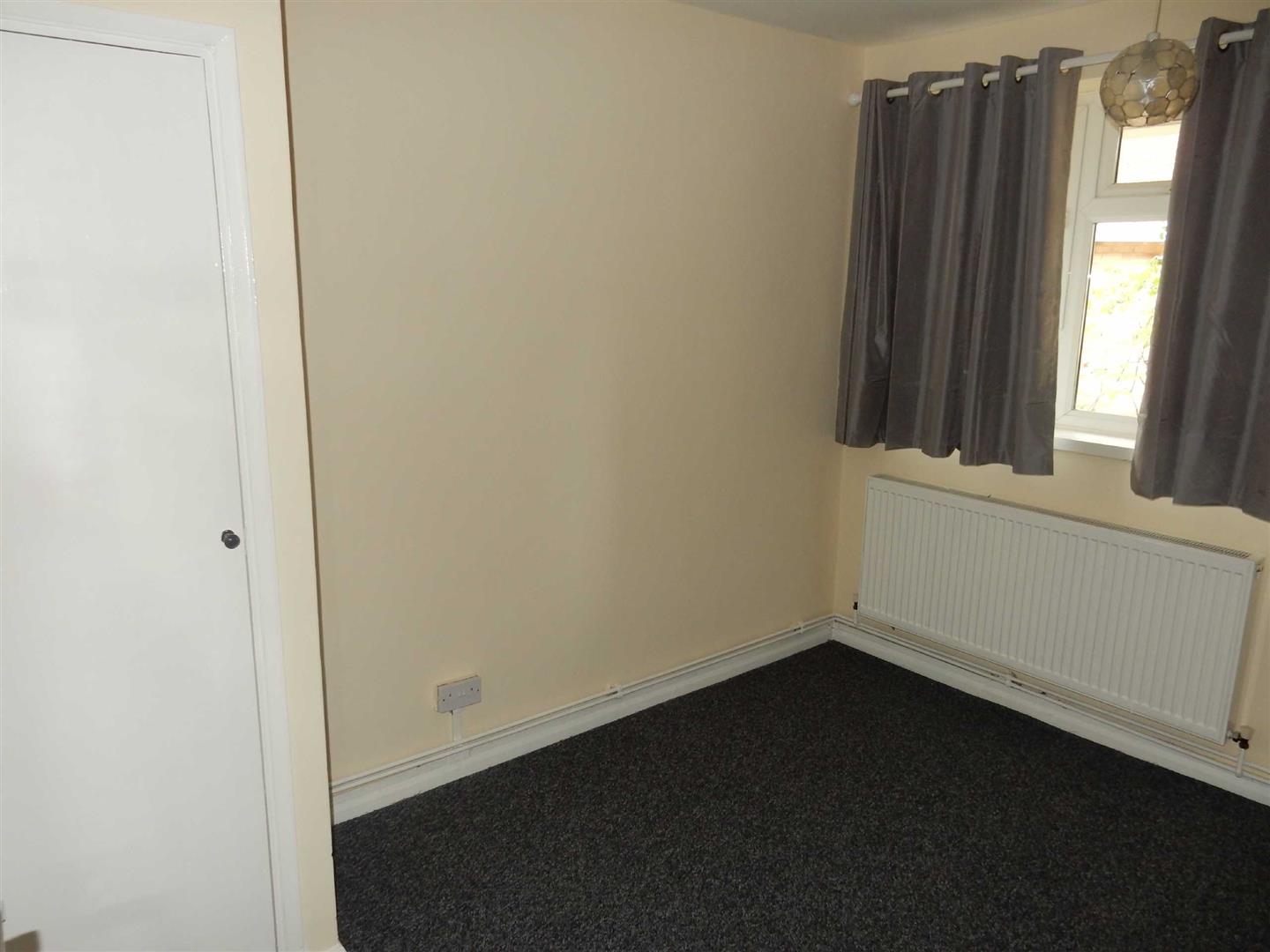 Flat Cranleigh Gardens in Greater London