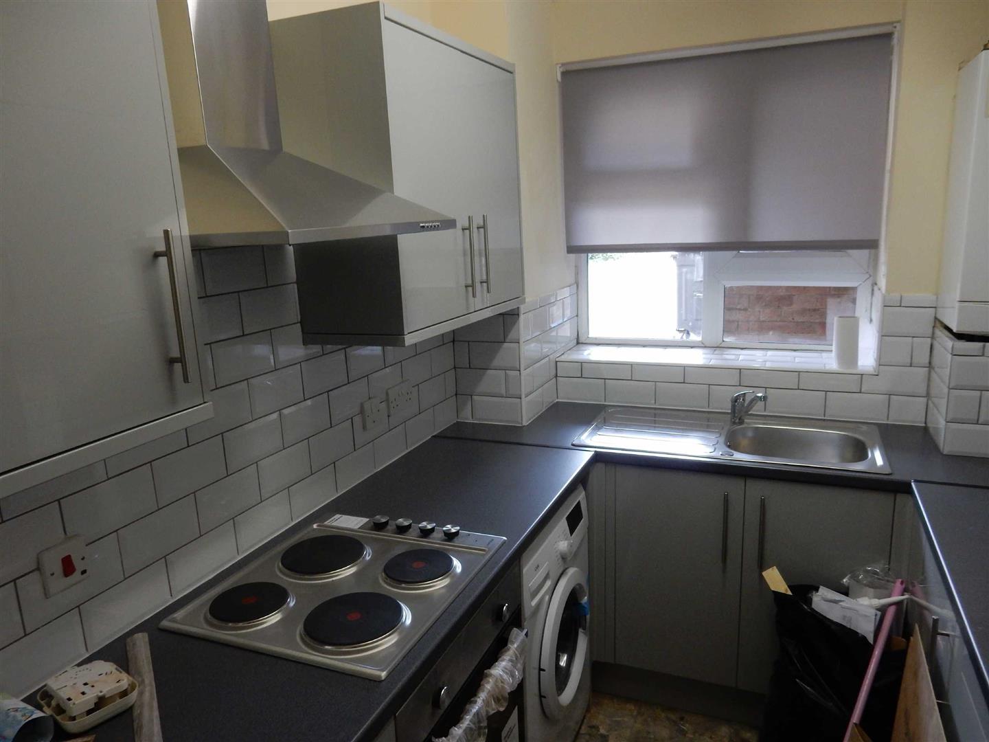 Flat Cranleigh Gardens in Greater London