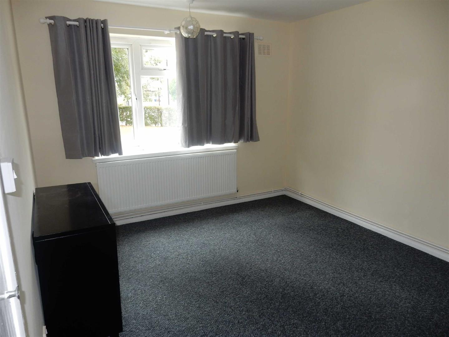 Flat Cranleigh Gardens in Greater London