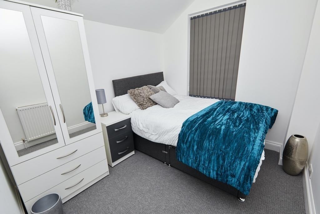 Room Pybus Street in Derby