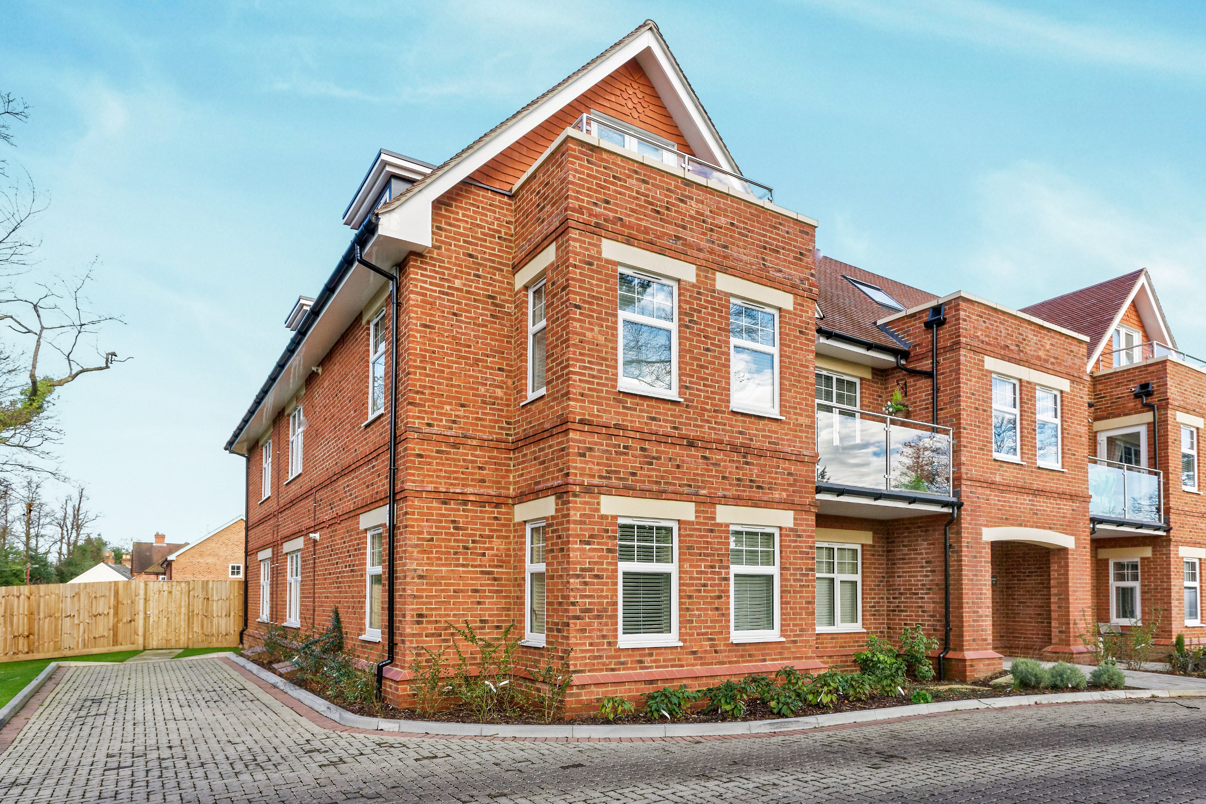 Flat St Mark's Road in Binfield