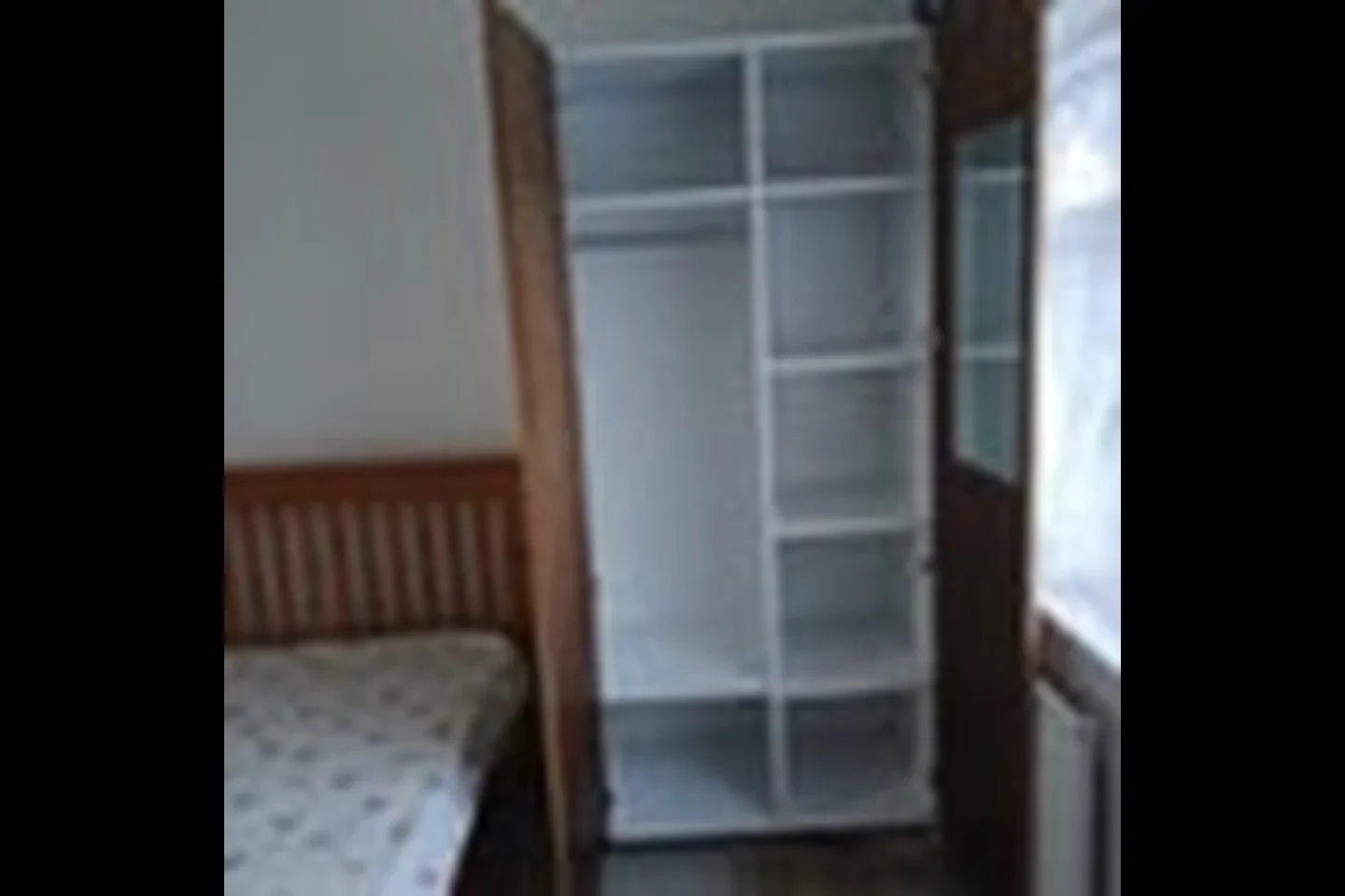 Room Rainham Road South in Greater London