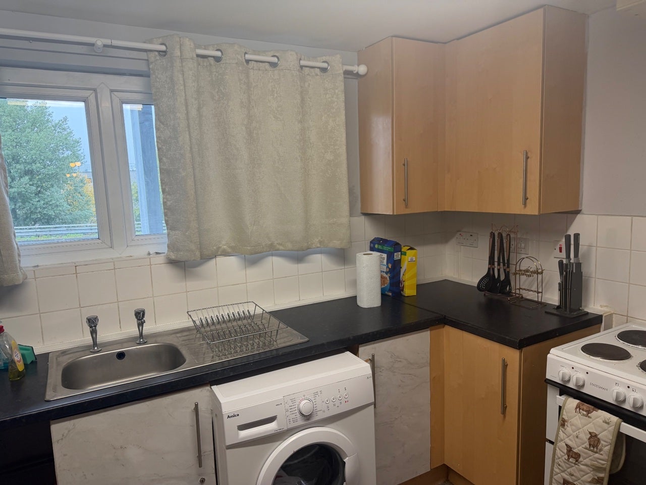 Room Poplar Place in Greater London