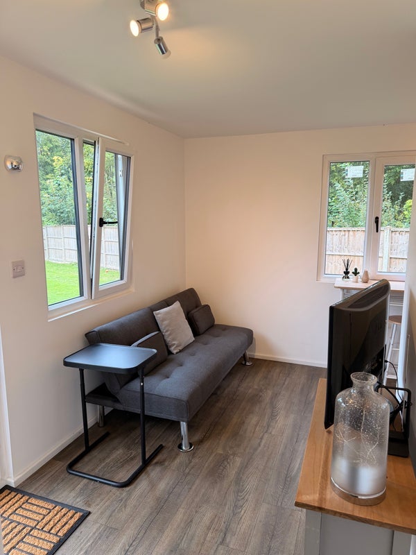 Flat Lomond Gardens in Greater London