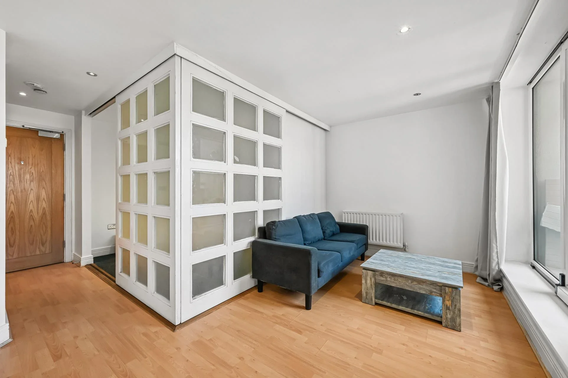 Flat Booth Road in Greater London