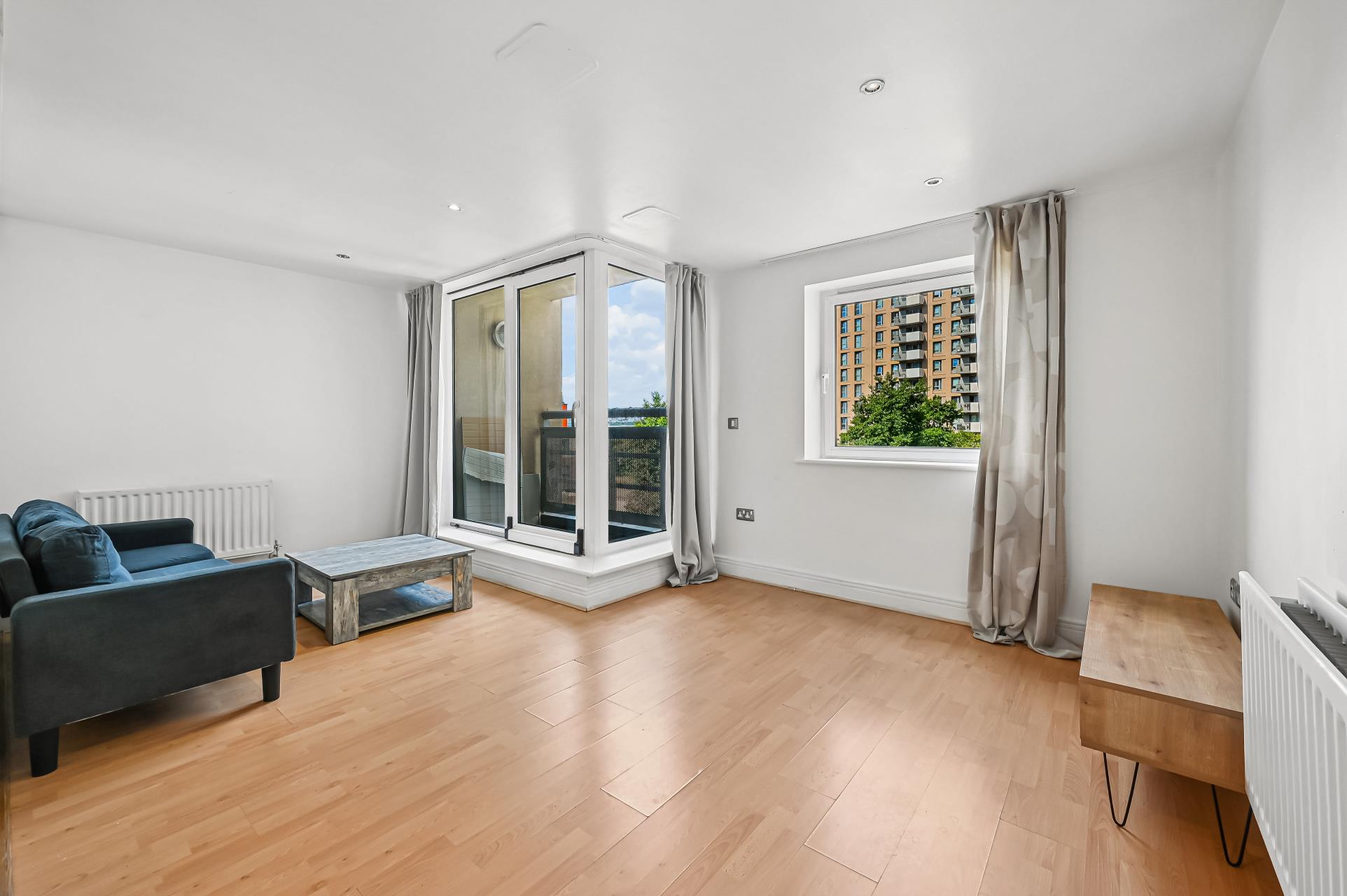 Flat Booth Road in Greater London