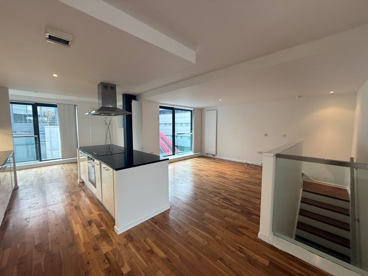 Flat Woodfield Road in Trafford