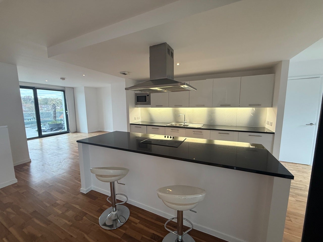 Flat Woodfield Road in Trafford