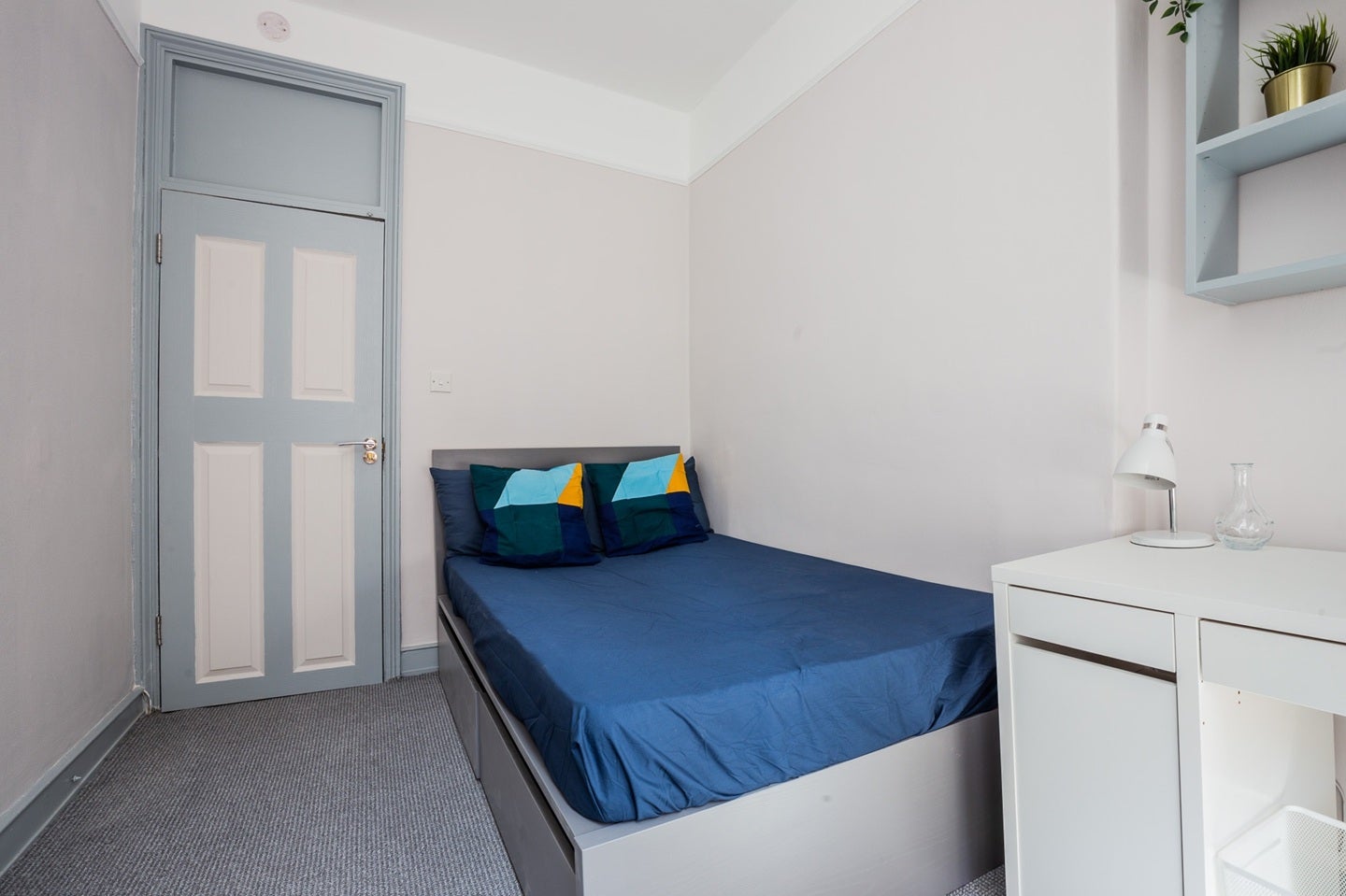 Flat Tavistock Place in Greater London