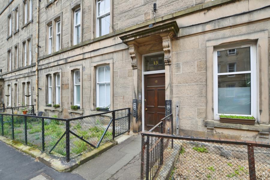 Flat Dean Park Street in City of Edinburgh