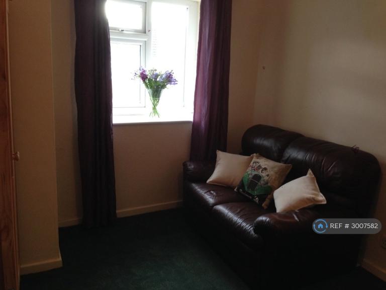 Flat Sunny Bank in Wakefield