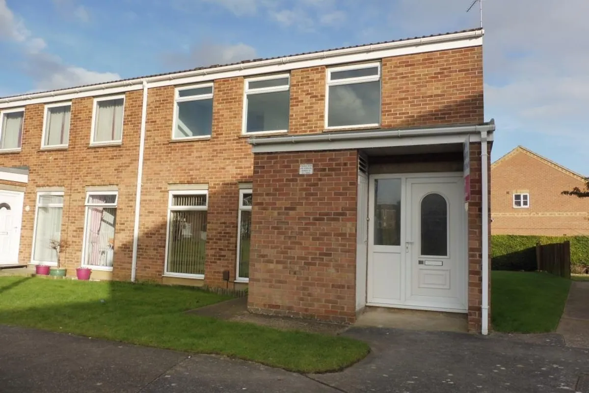 Flat Hawthorn Chase in West Lindsey