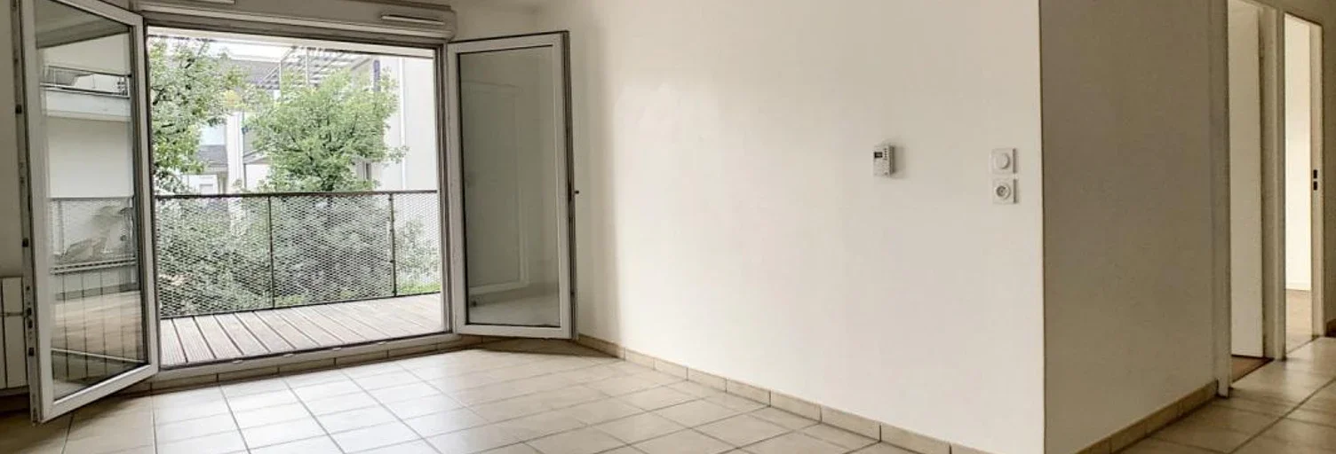Flat Rue Antoine Charial in Lyon