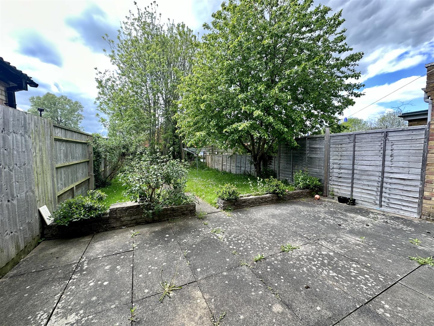 Room Garden Walk in Stevenage