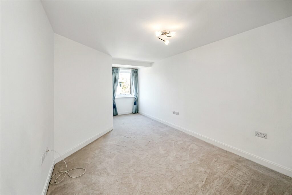 Flat Winchester Road in Basingstoke and Deane