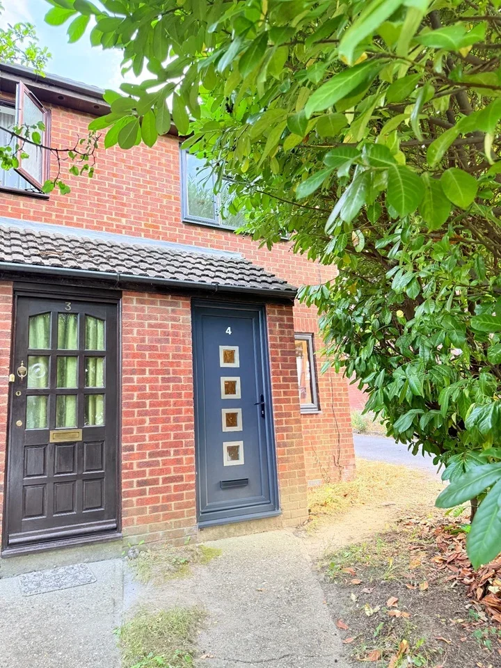 House Smewin Court in High Wycombe