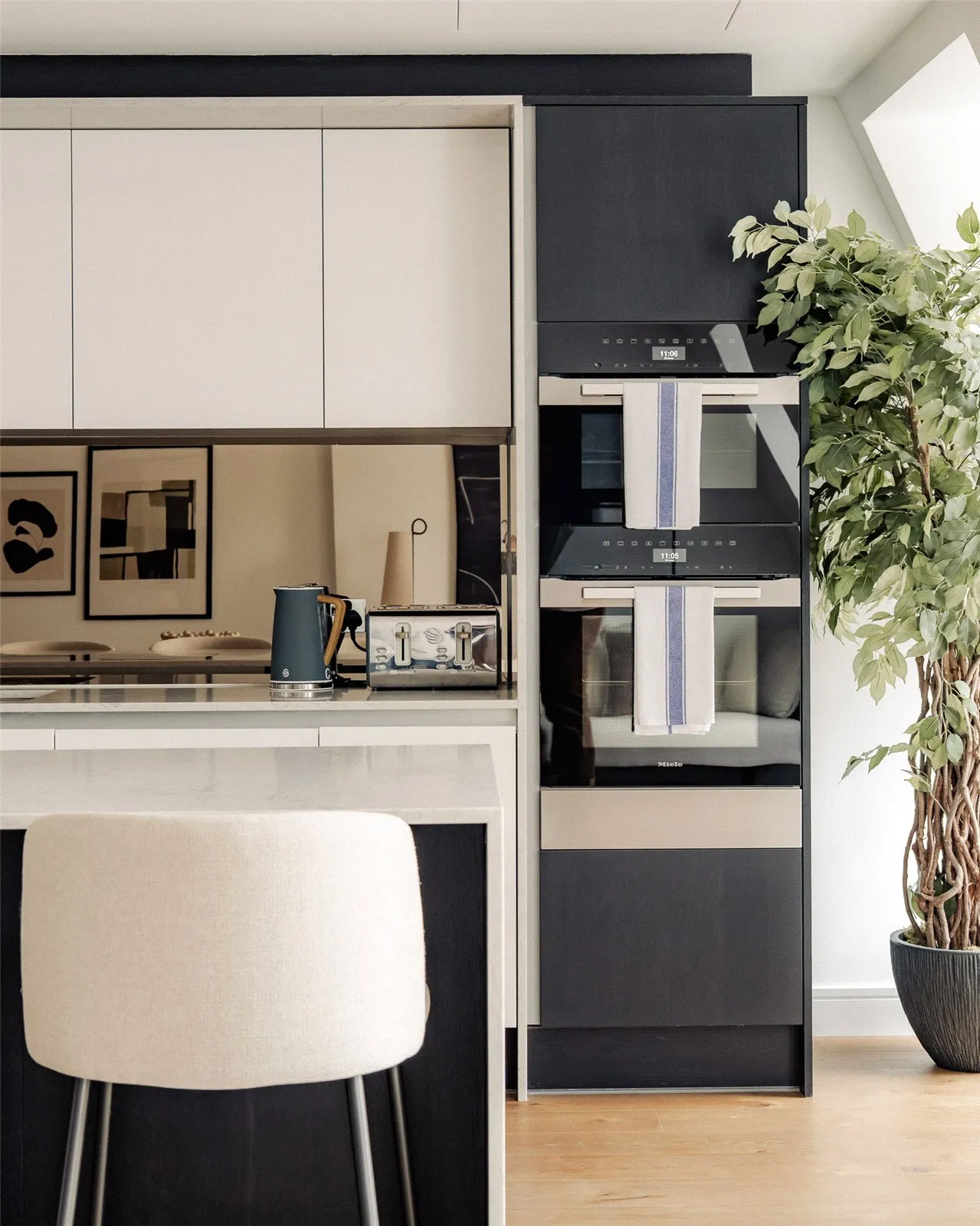 Flat Bayswater Road in Greater London