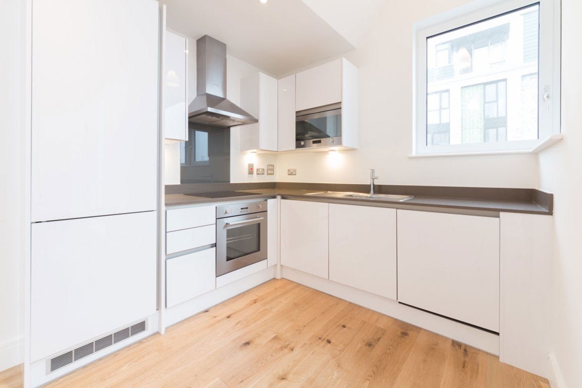 Flat Hoy Street in Greater London