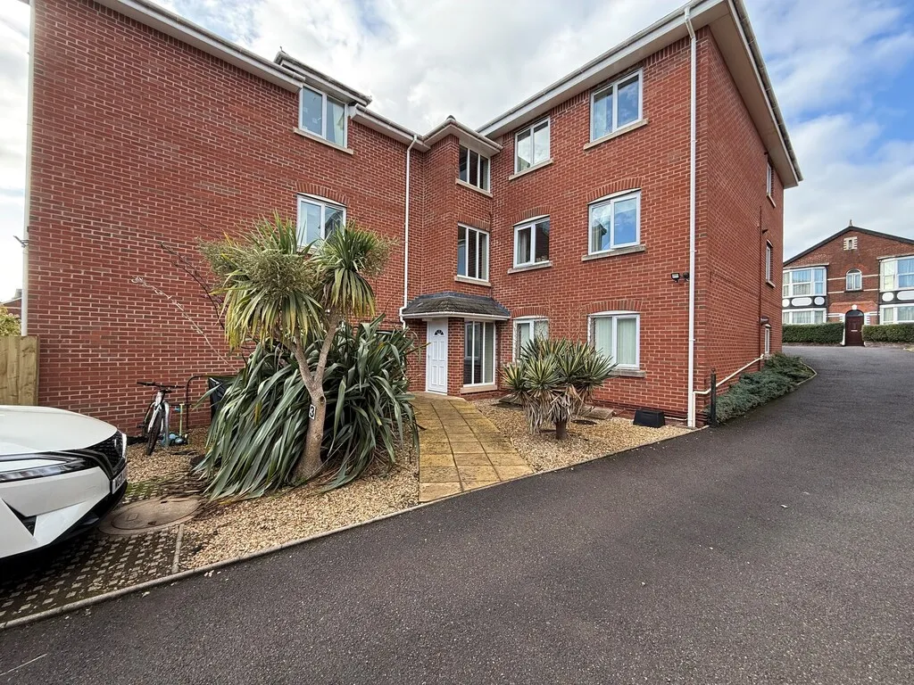 Flat Mount Pleasant Road in Exeter