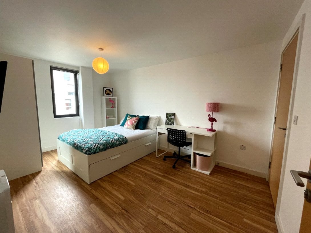 Flat Stanhope Street in Liverpool