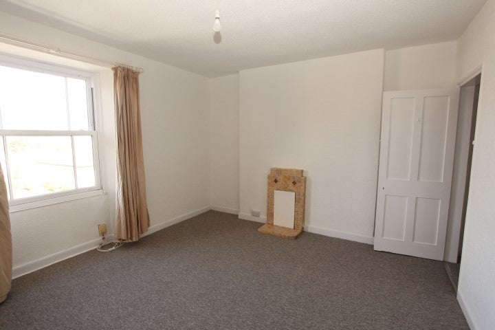 Flat Southfield Road in Bristol