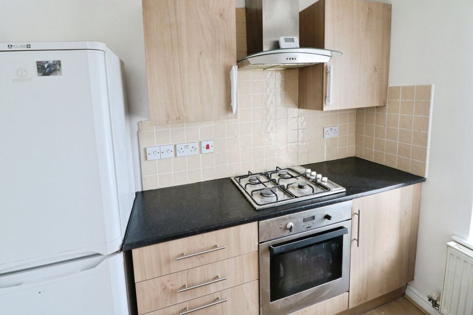 Flat Flora Gardens in Greater London
