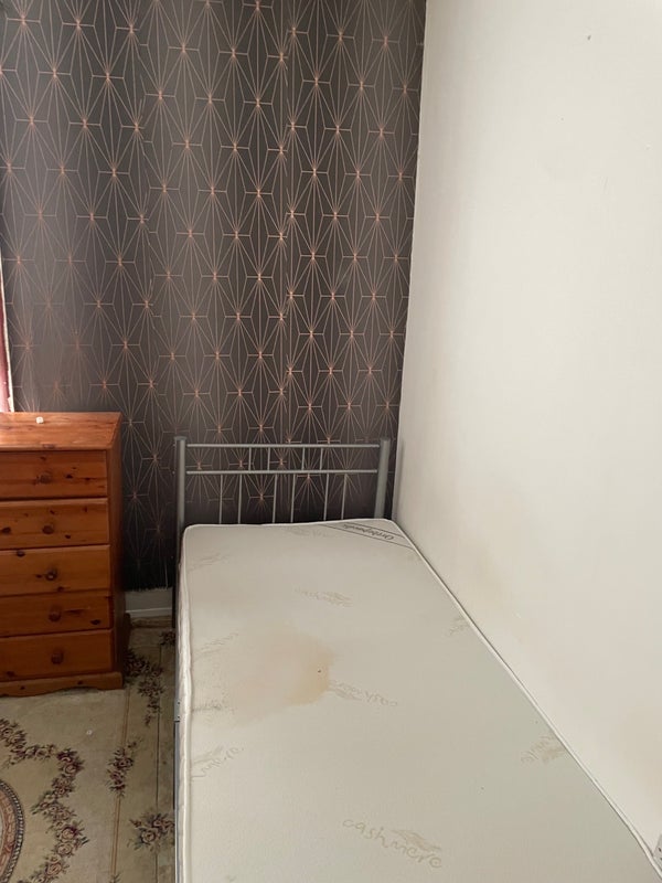 Room Essex Road in Greater London