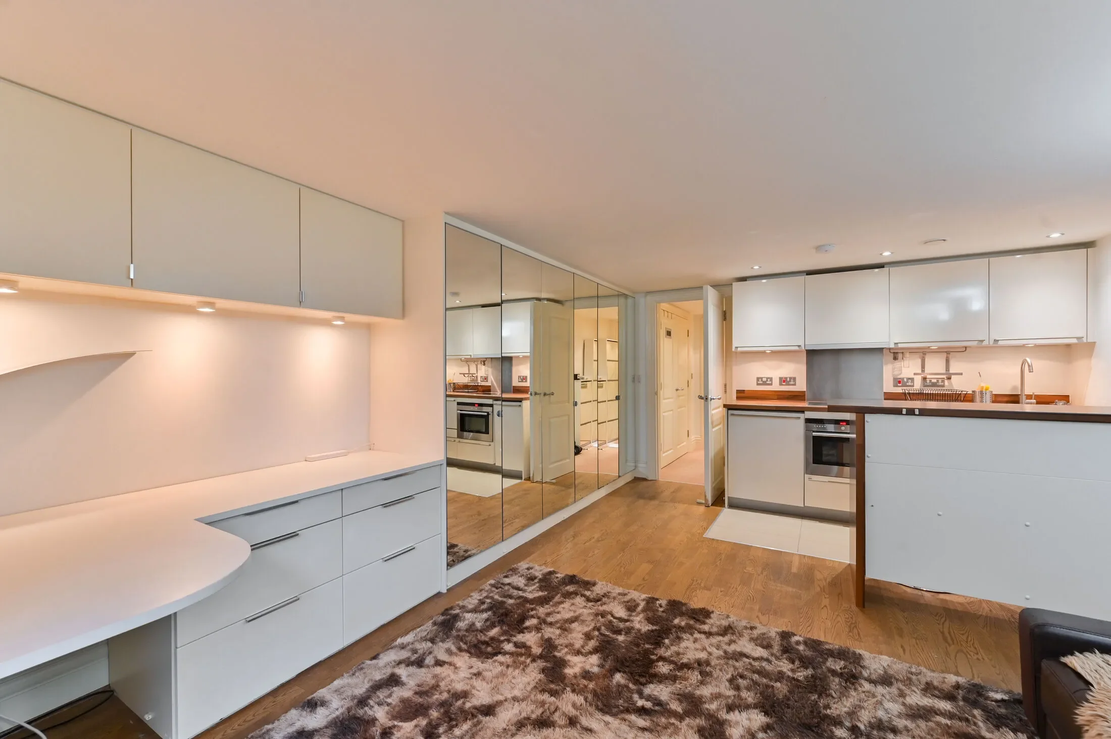 Flat Lurline Gardens in Greater London