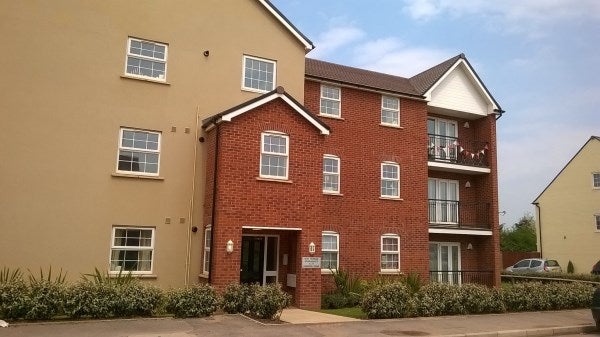 Flat Hawkins Road in Exeter