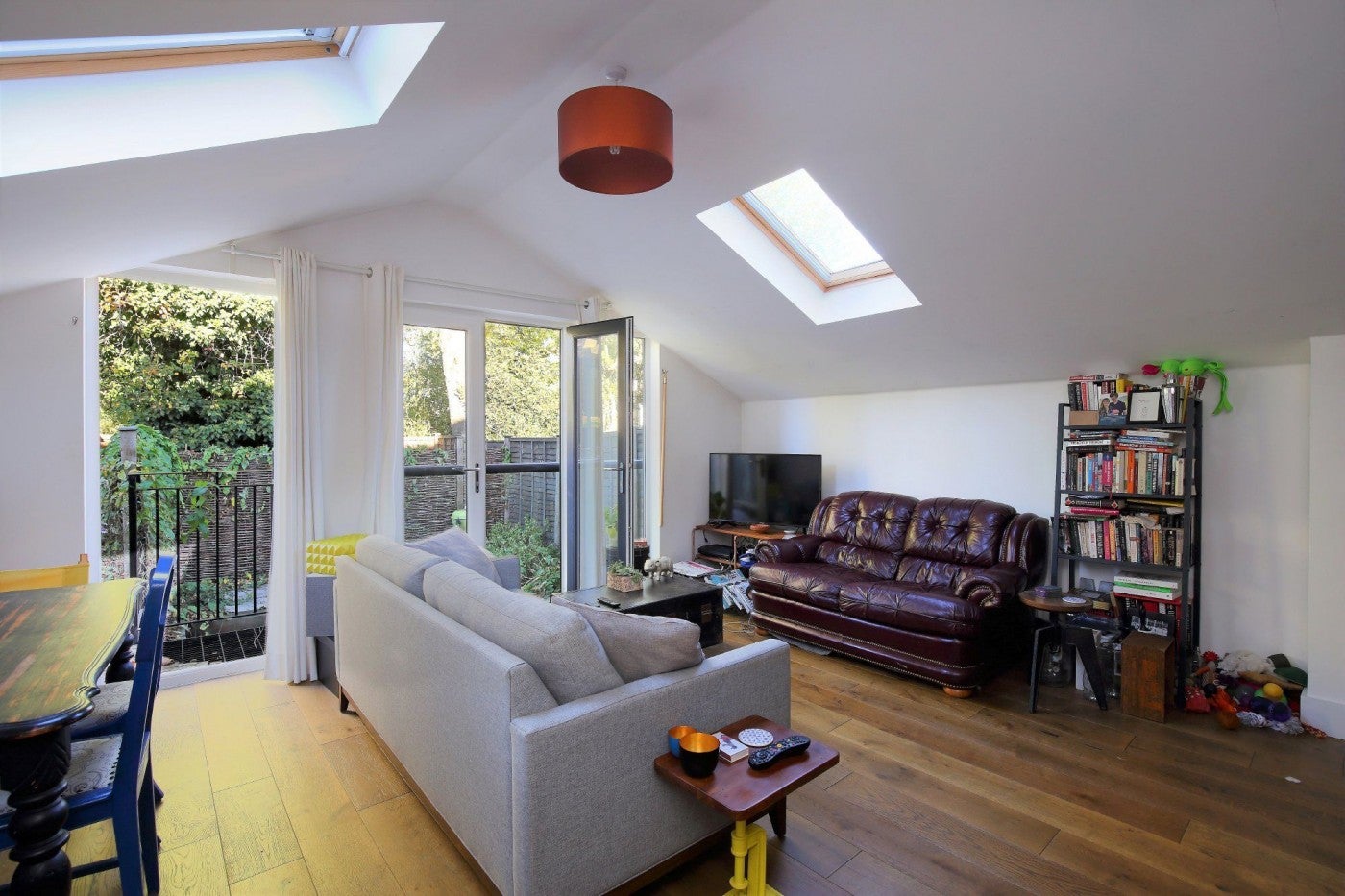 Flat Brownswood Road in Greater London
