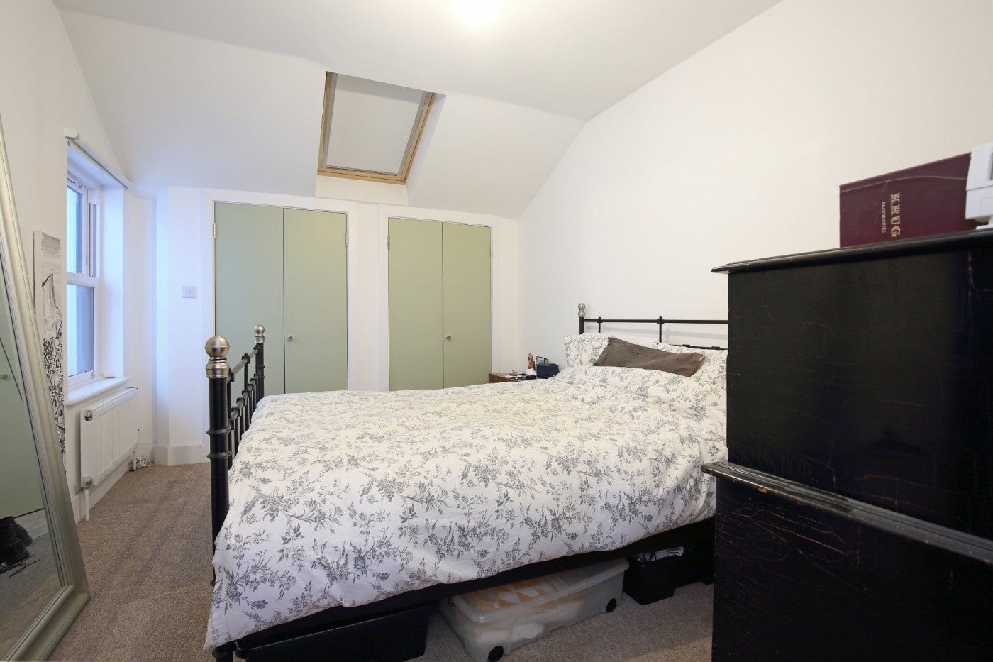 Flat Brownswood Road in Greater London