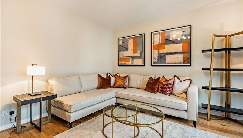 Flat Fulham Road in Greater London
