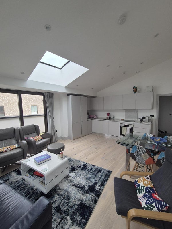 Room Station Road in Greater London