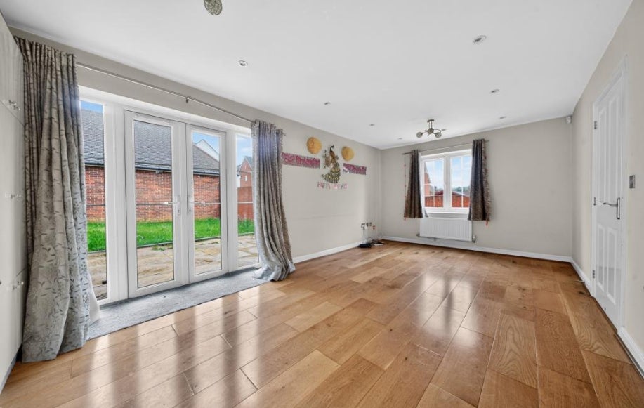 House Sir Bevys Close in Cumnor