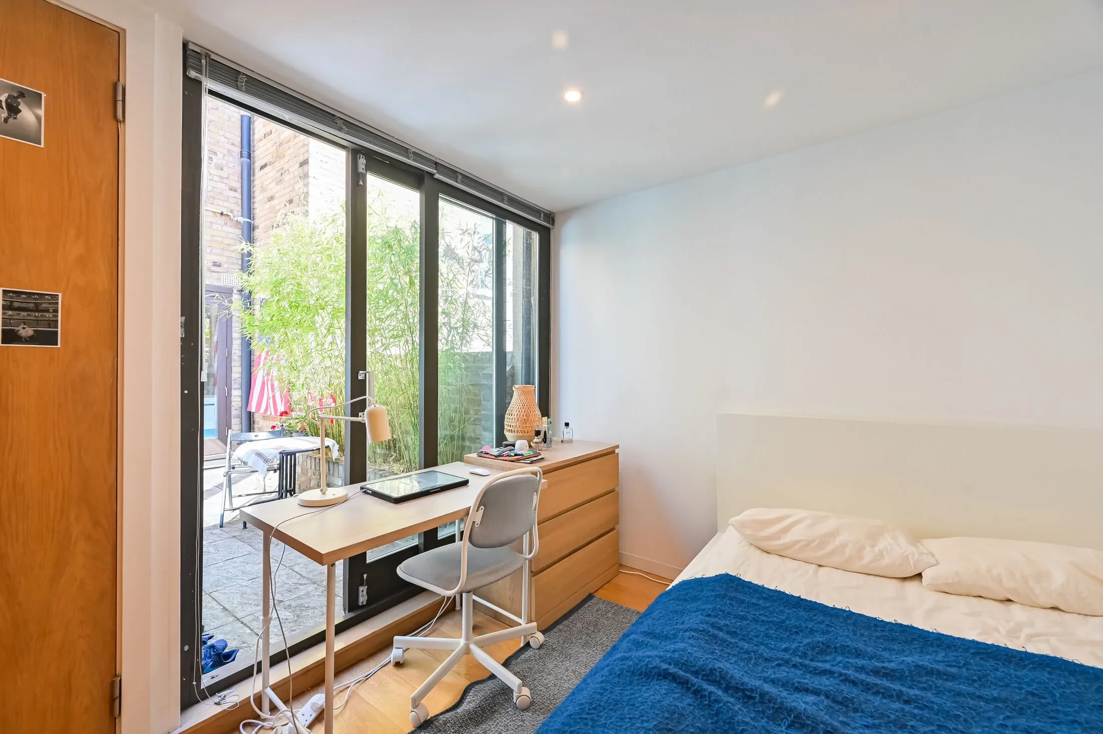 Flat Rector Street in Greater London