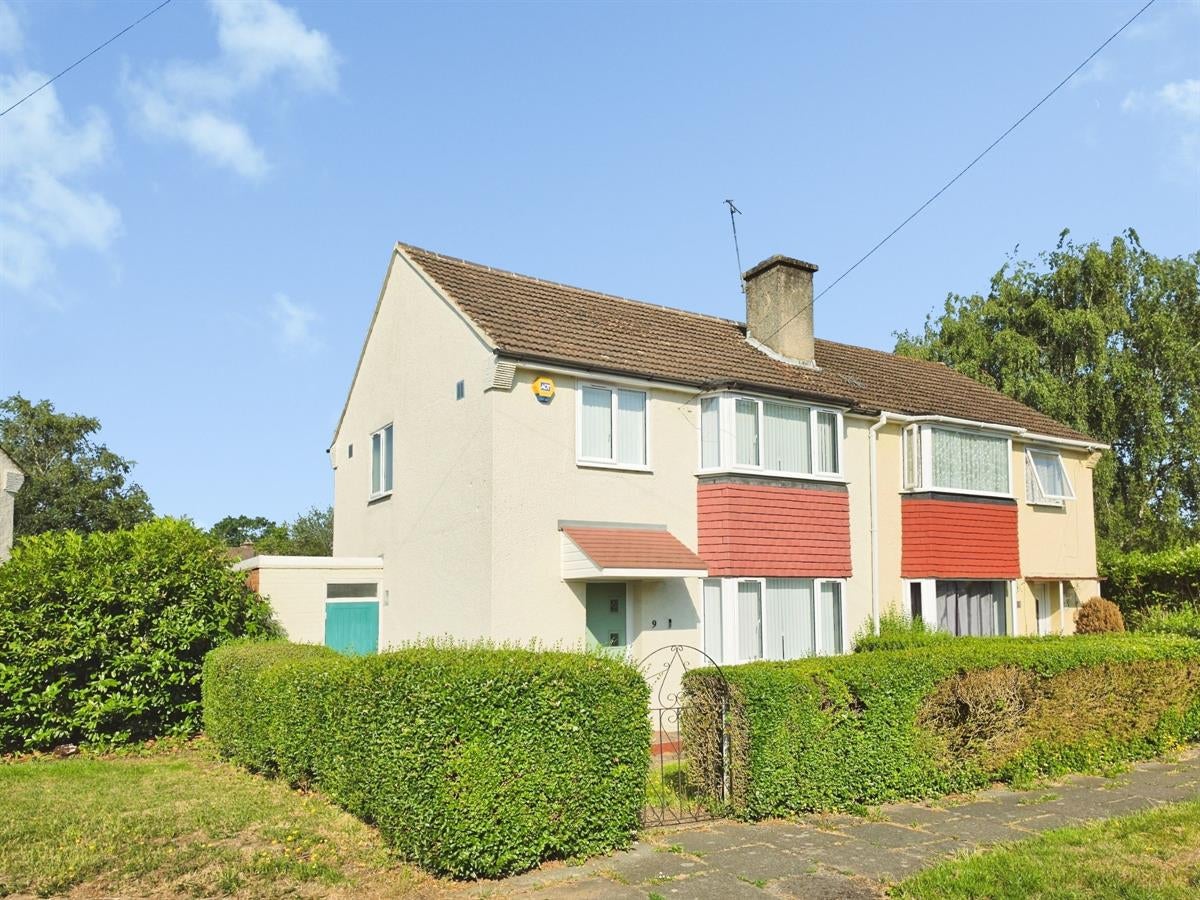 House Prince Charles Crescent in Rushmoor