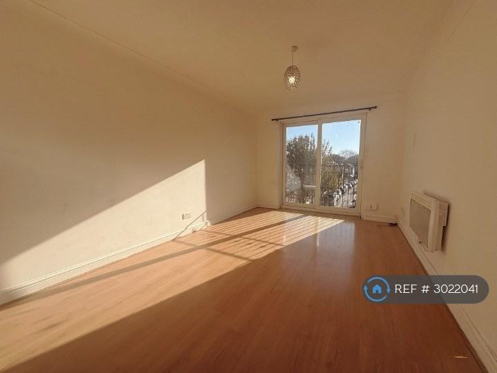 Flat Apsley Road in Portsmouth