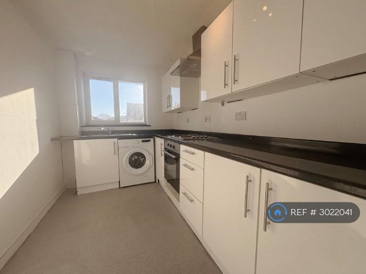 Flat Apsley Road in Portsmouth