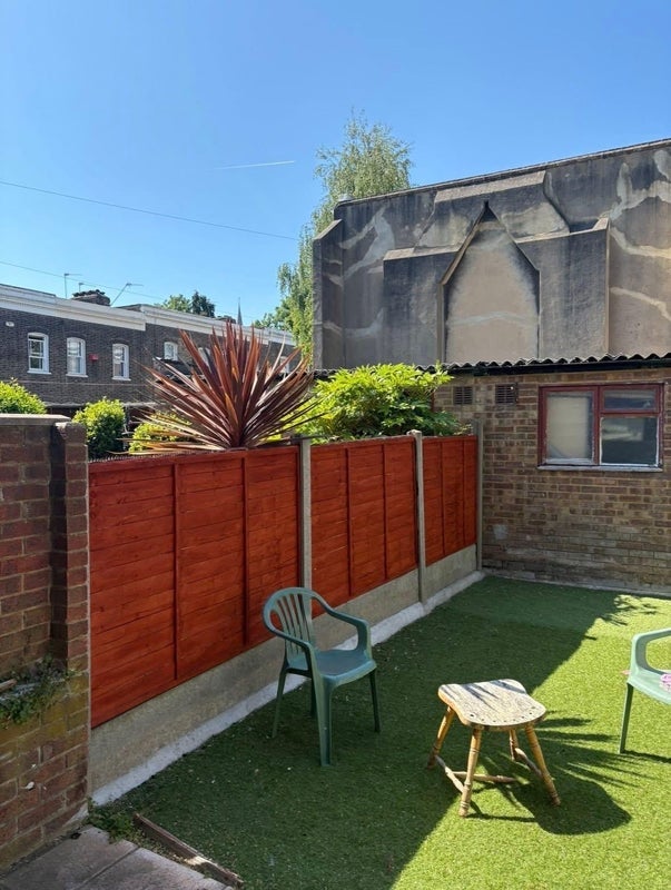 Room Cranbrook Road in Greater London