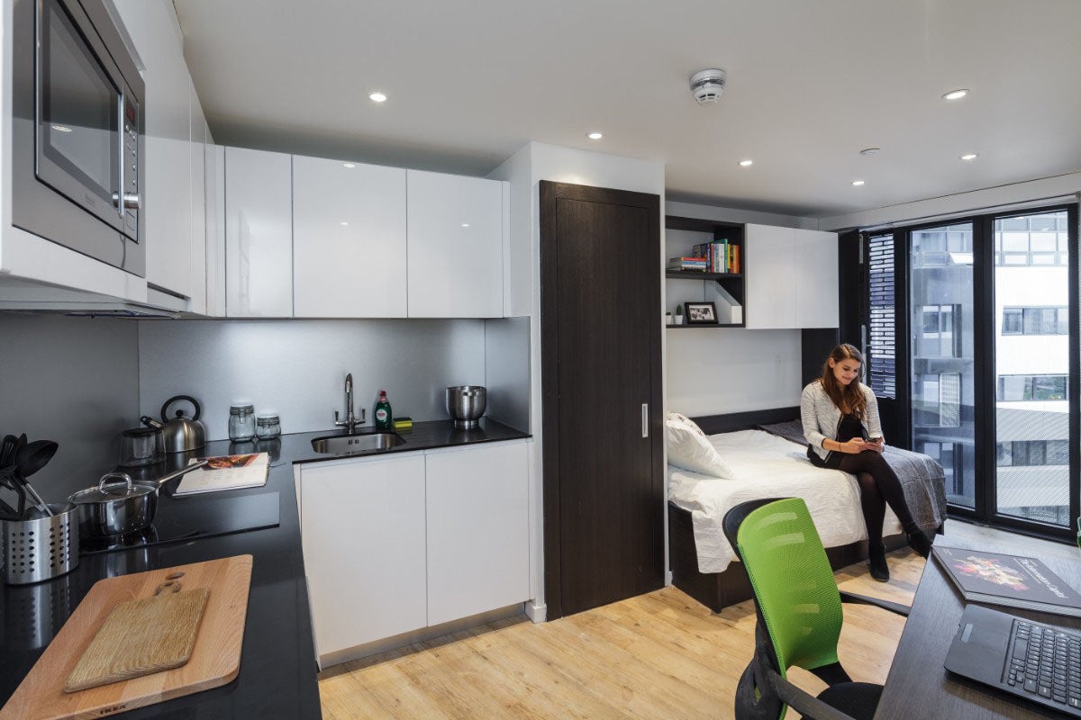 Room Westminster Bridge Road in Greater London